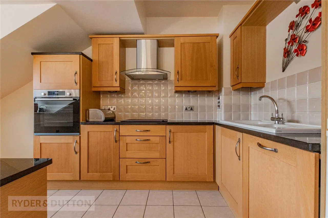 Huddersfield Road, Thongsbridge, HD9, photo 13
