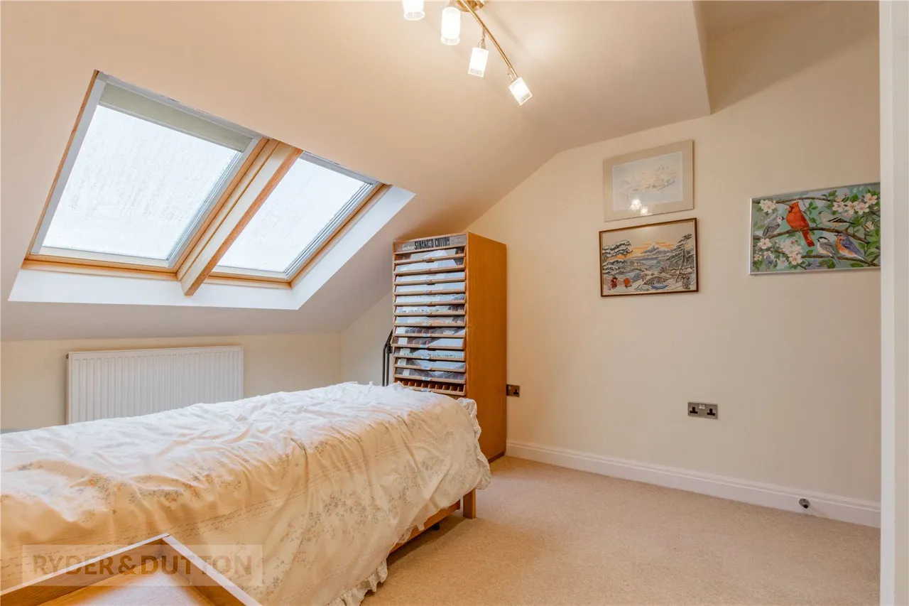 Huddersfield Road, Thongsbridge, HD9, photo 8