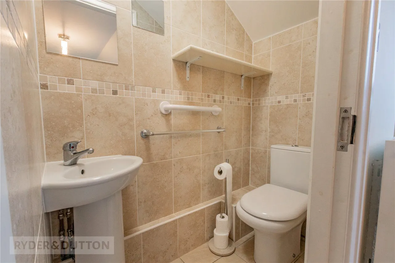 Huddersfield Road, Thongsbridge, HD9, photo 7