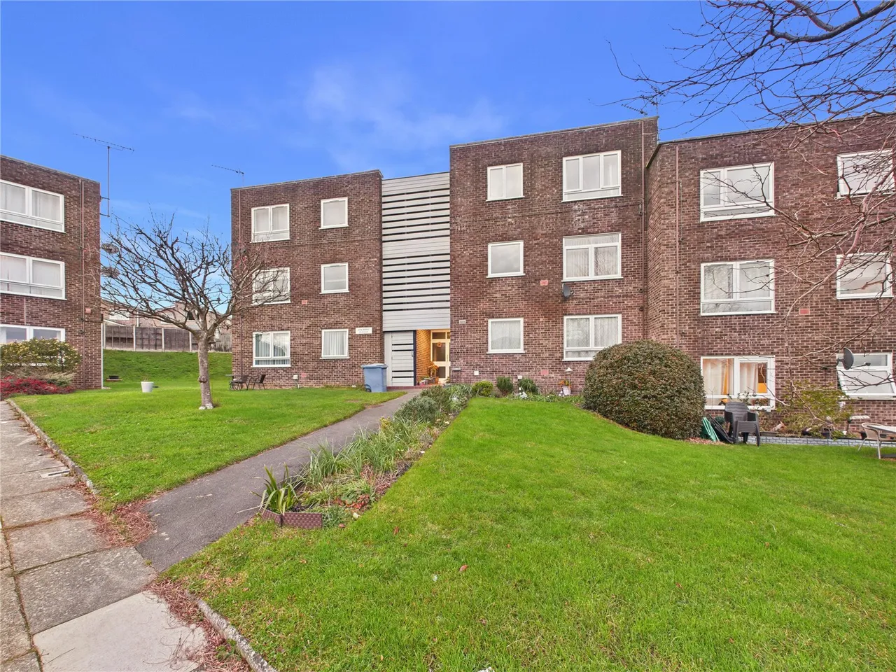 2 bed first floor for sale, Hale Close, Ipswich, IP2