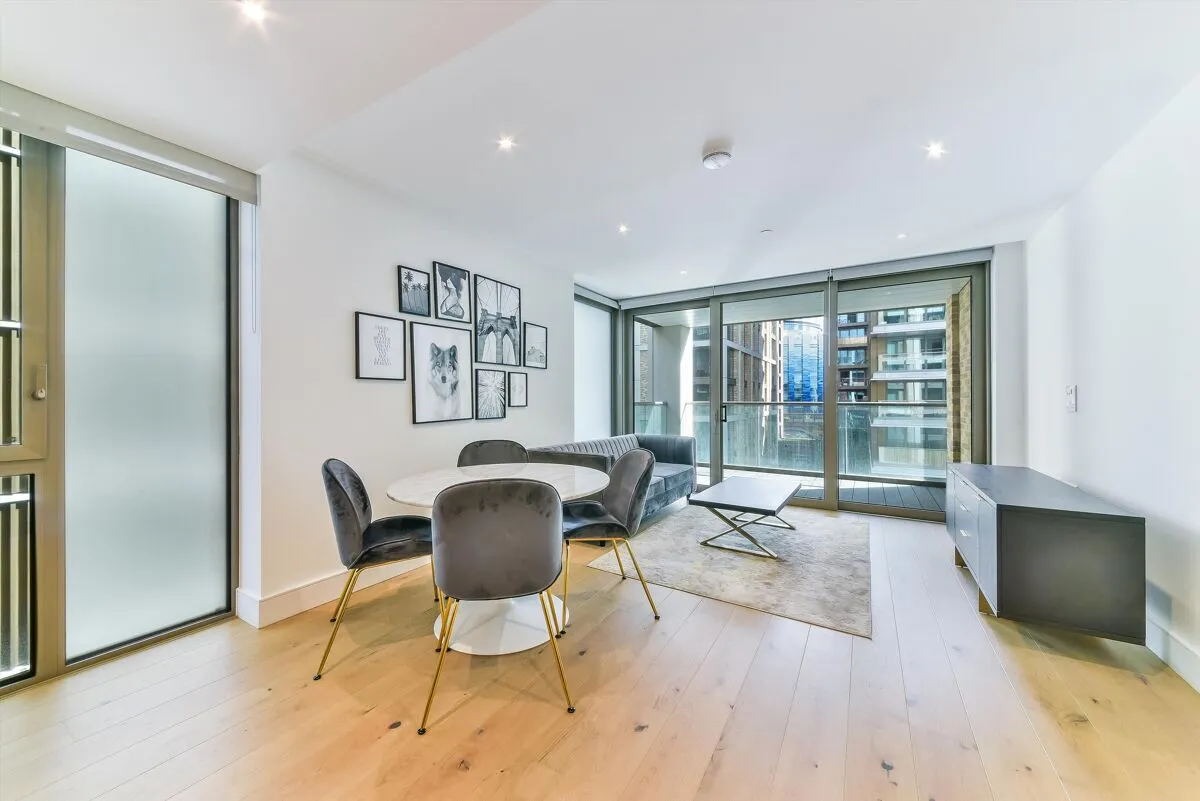 2 bed flat to rent, Prince of Wales Drive, Battersea, SW11