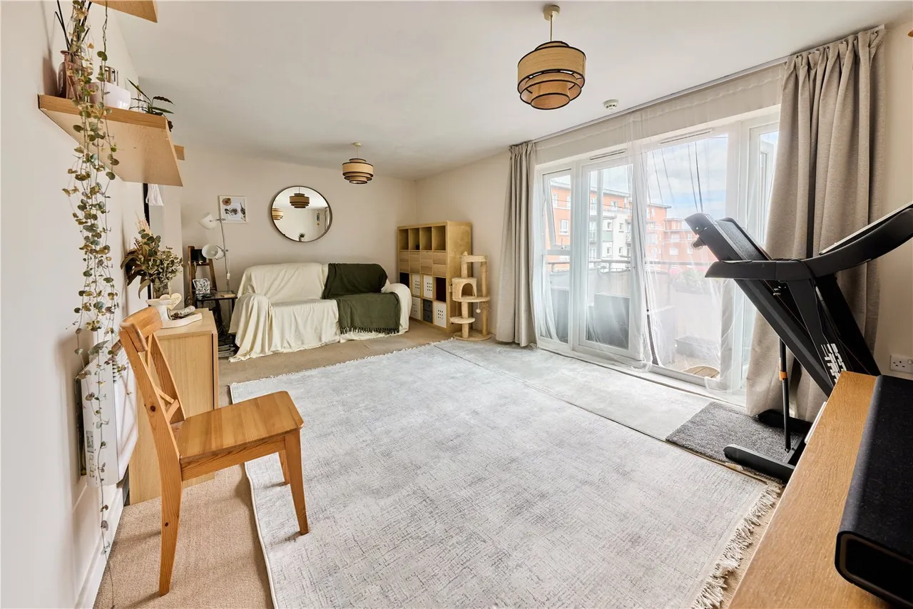 Avenel Way, Poole, BH15, photo 7