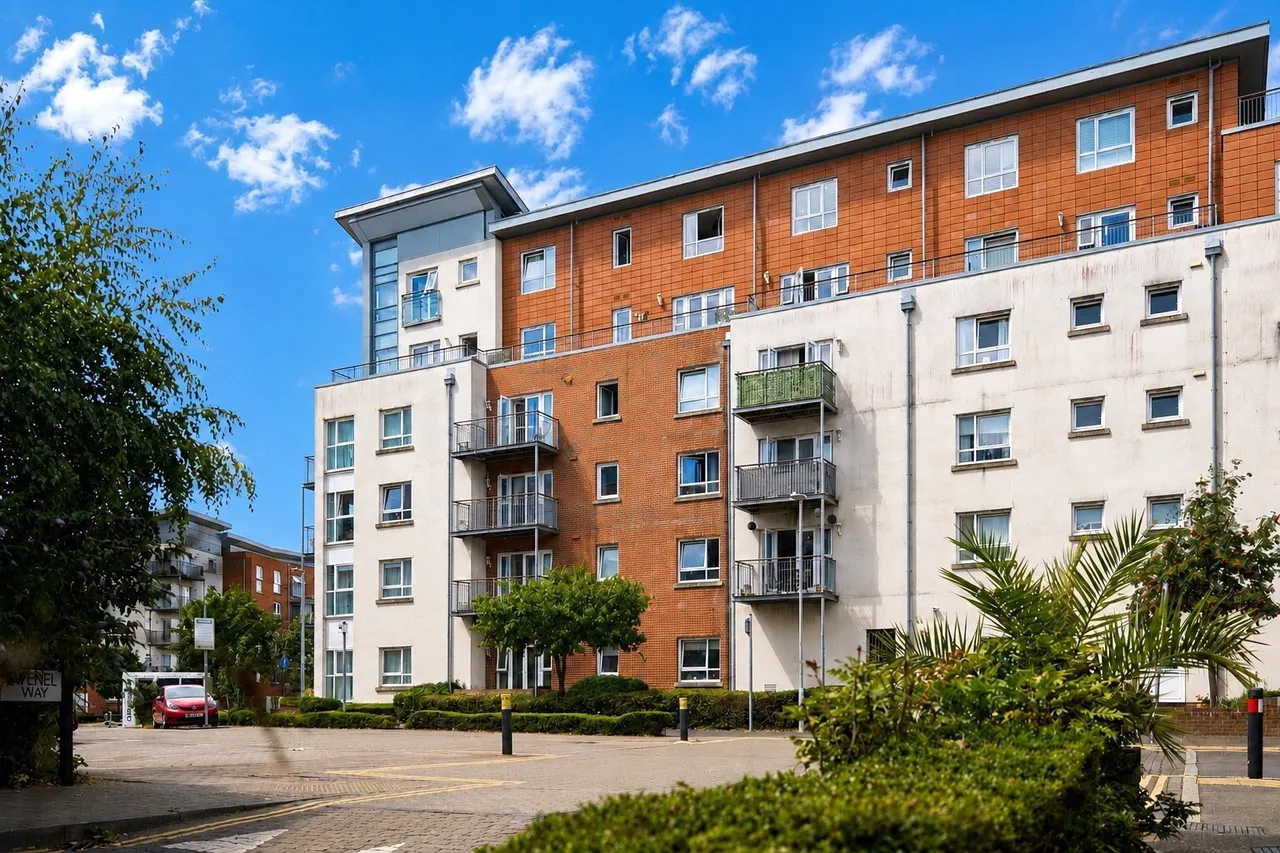 Avenel Way, Poole, BH15, photo 15