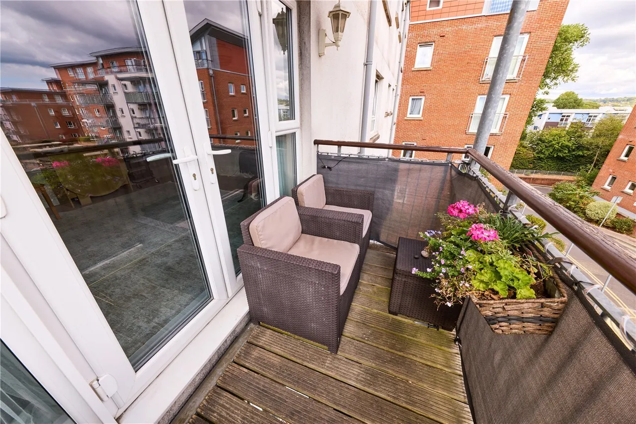 Avenel Way, Poole, BH15, photo 8
