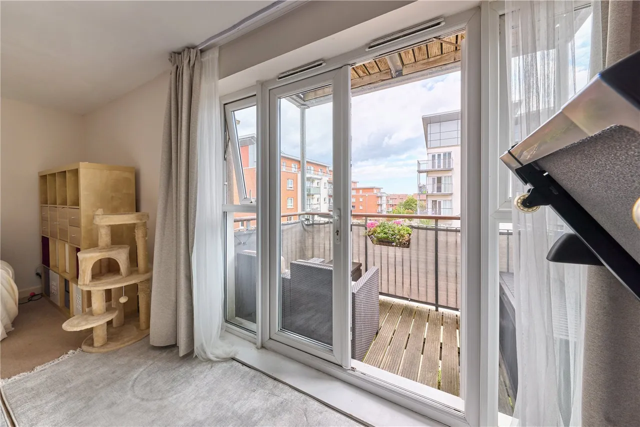 Avenel Way, Poole, BH15, photo 9