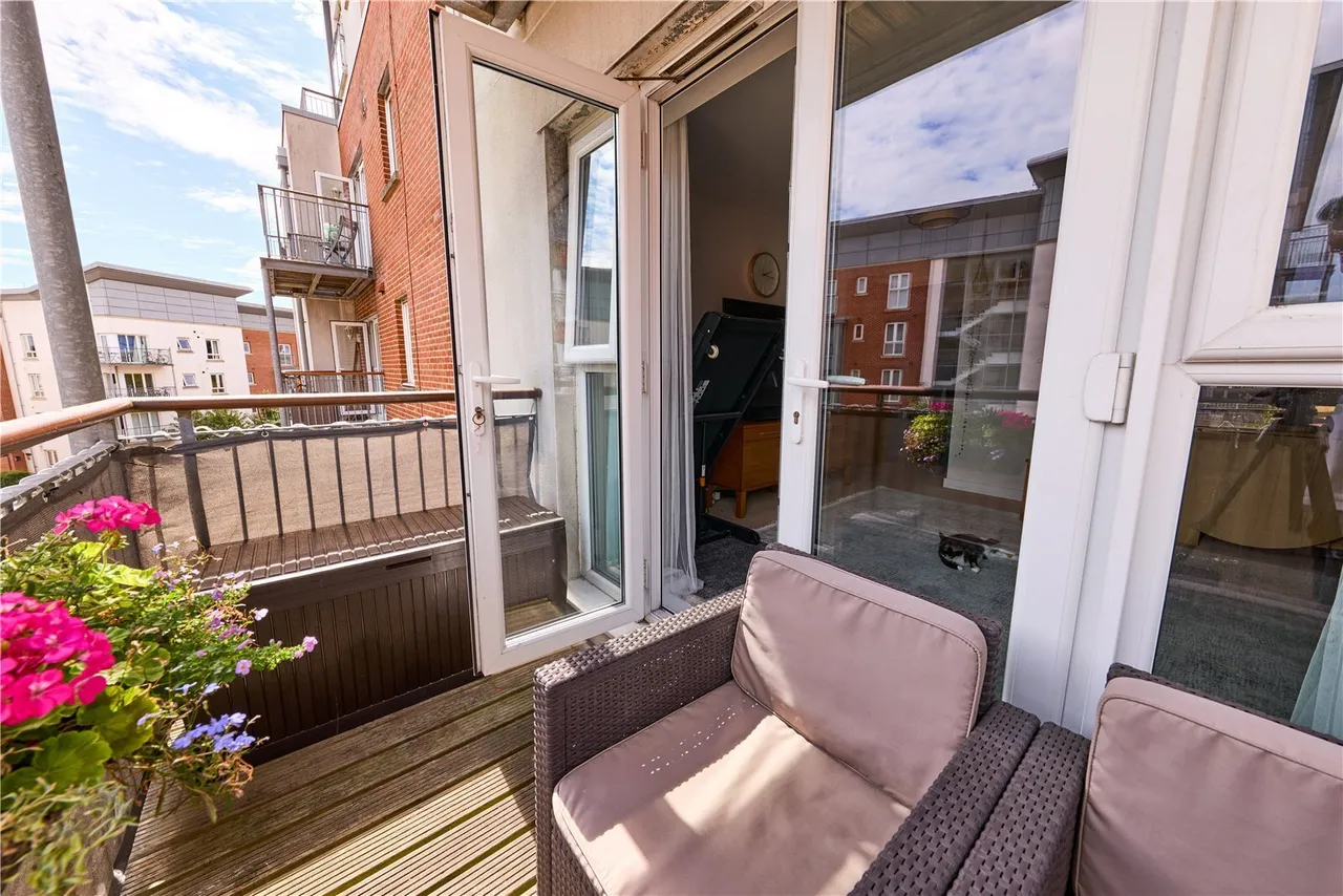 Avenel Way, Poole, BH15, photo 4