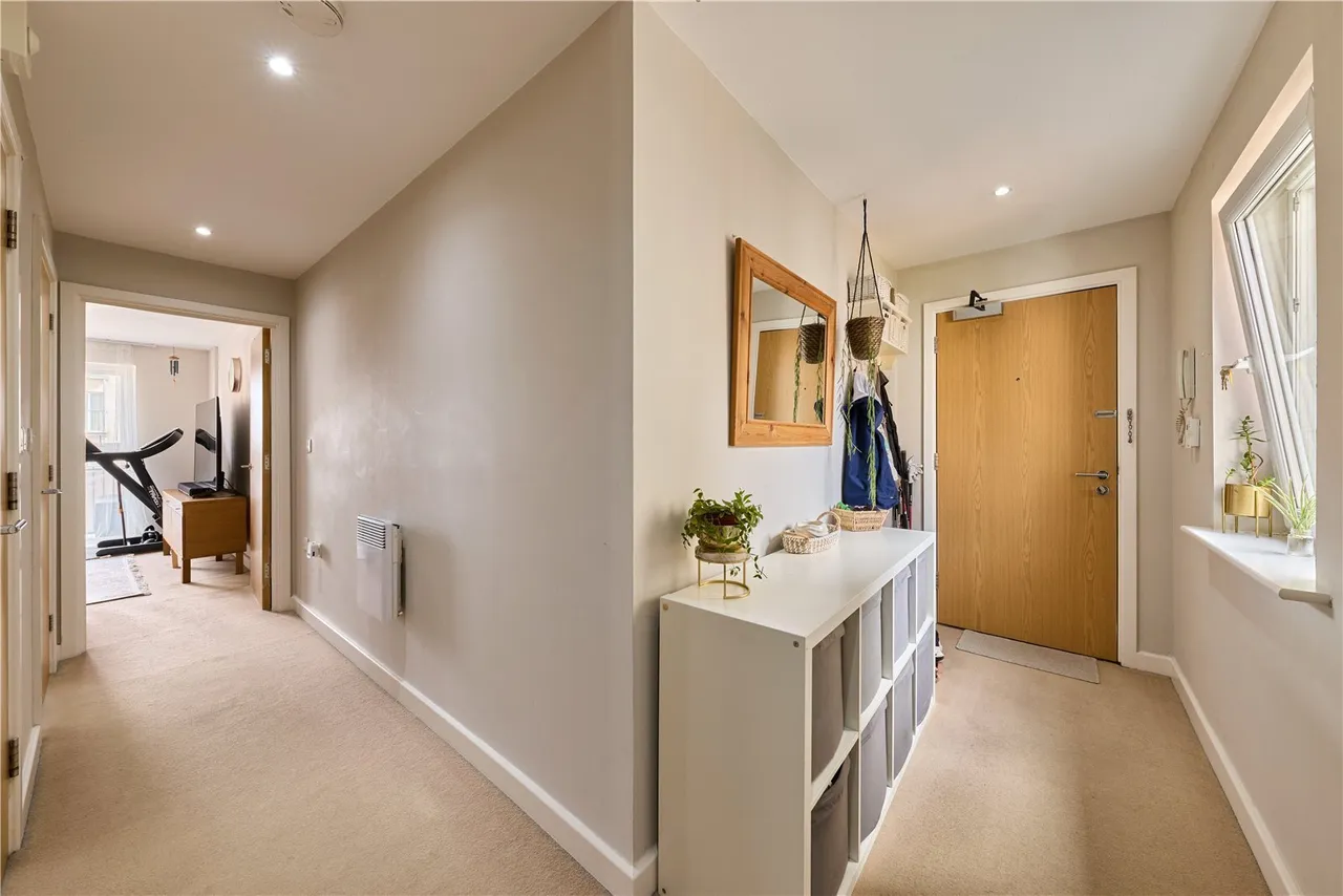 Avenel Way, Poole, BH15, photo 5