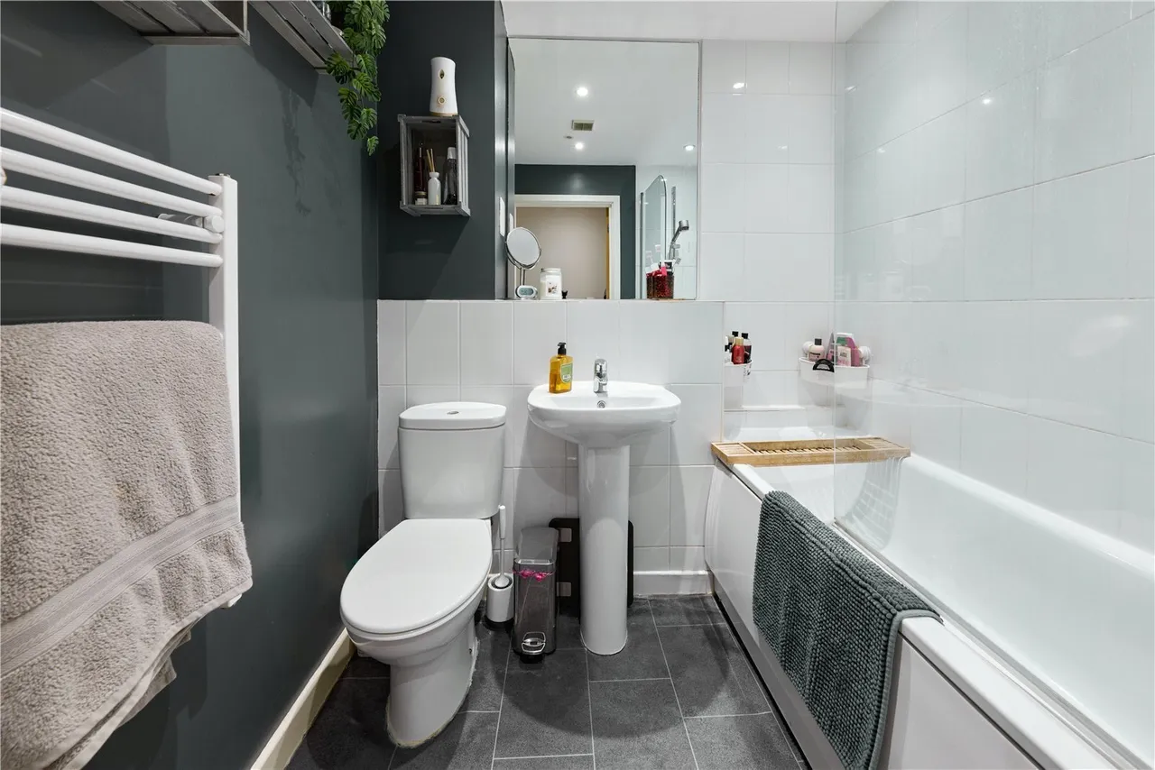 Avenel Way, Poole, BH15, photo 13