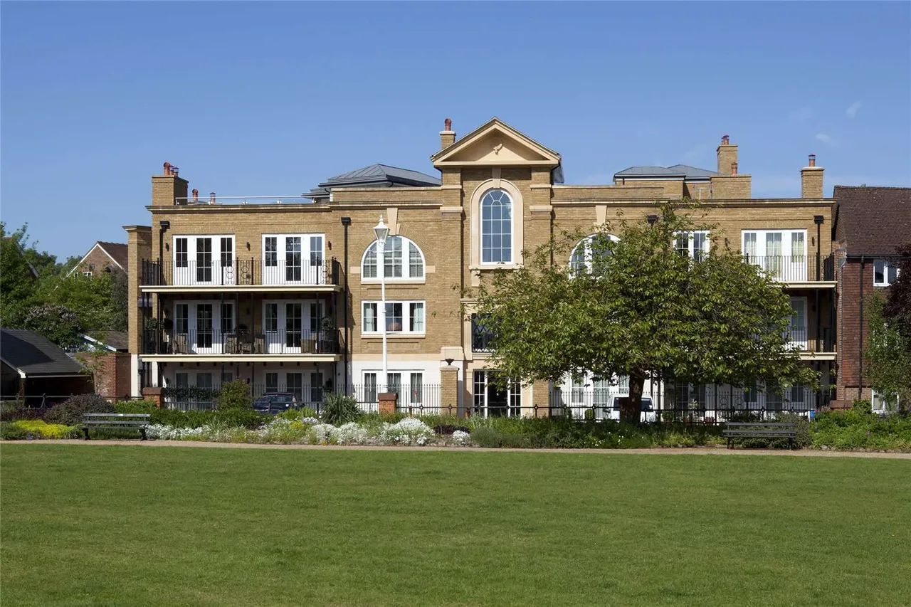 3 bed flat for sale — Sackville Place, Sevenoaks, Kent, TN13 3FE