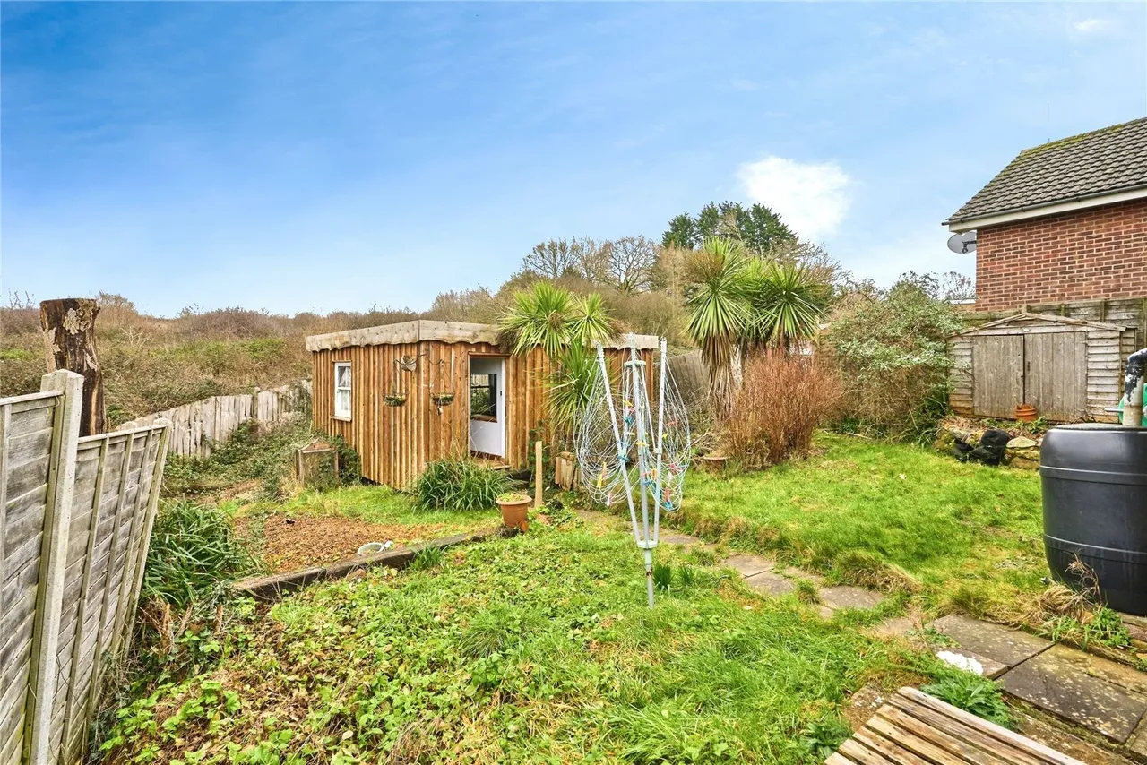 Mayfield Drive, Newport, PO30, photo 8