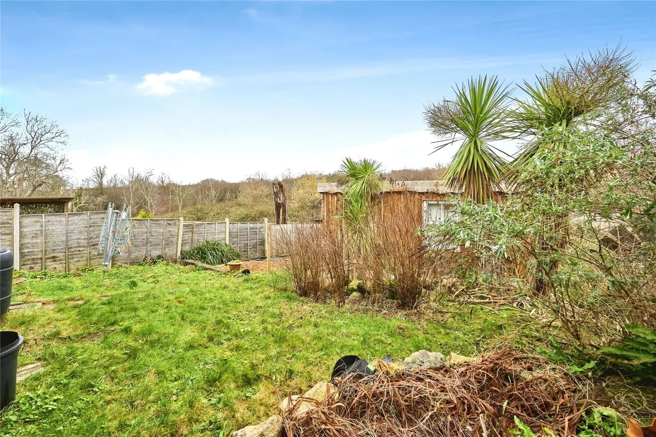 Mayfield Drive, Newport, PO30, photo 10