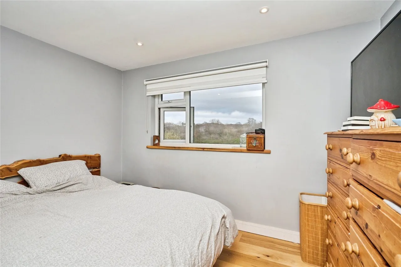 Mayfield Drive, Newport, PO30, photo 6