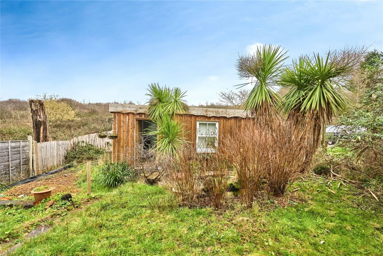 Mayfield Drive, Newport, PO30, photo 11