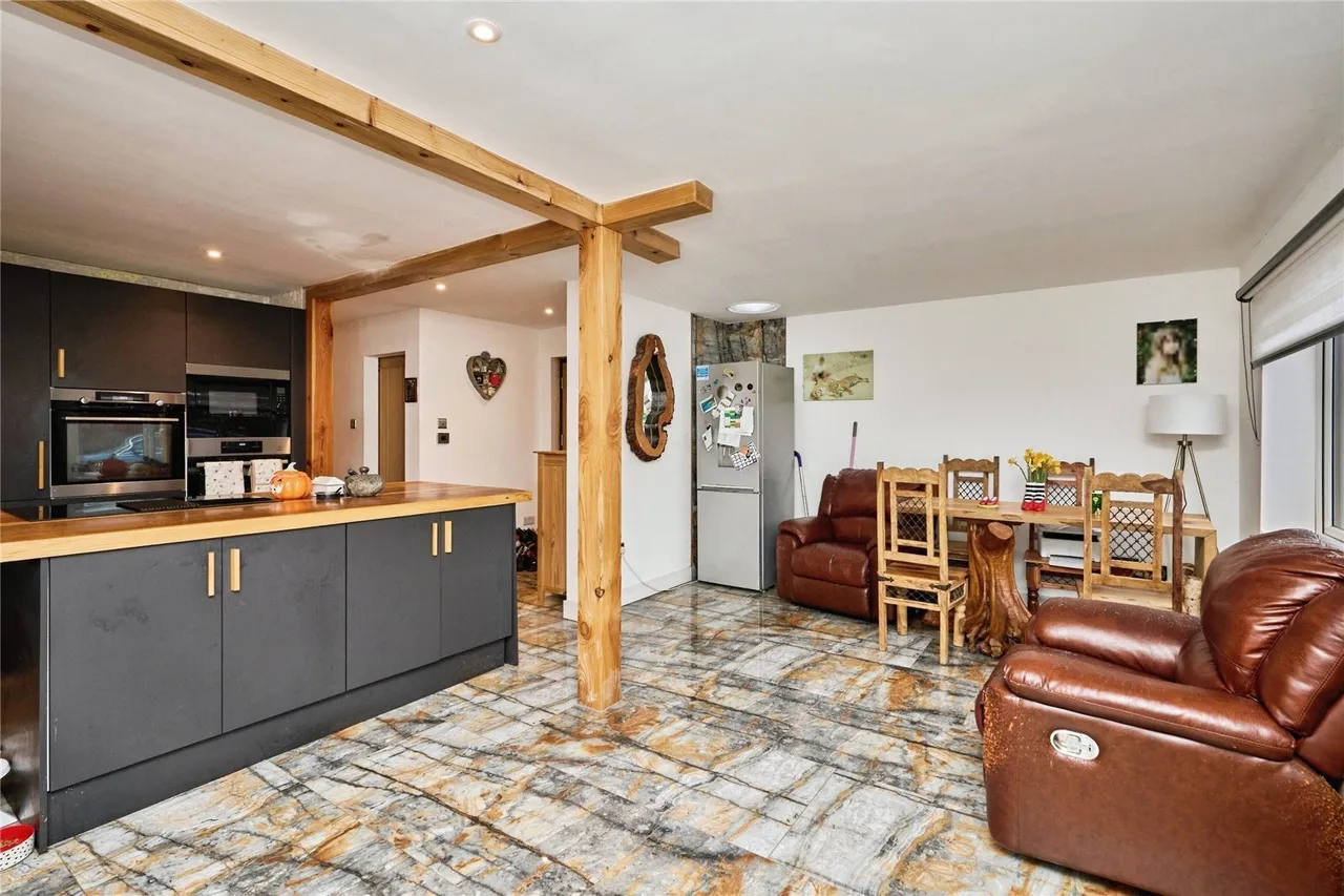 Mayfield Drive, Newport, PO30, photo 2