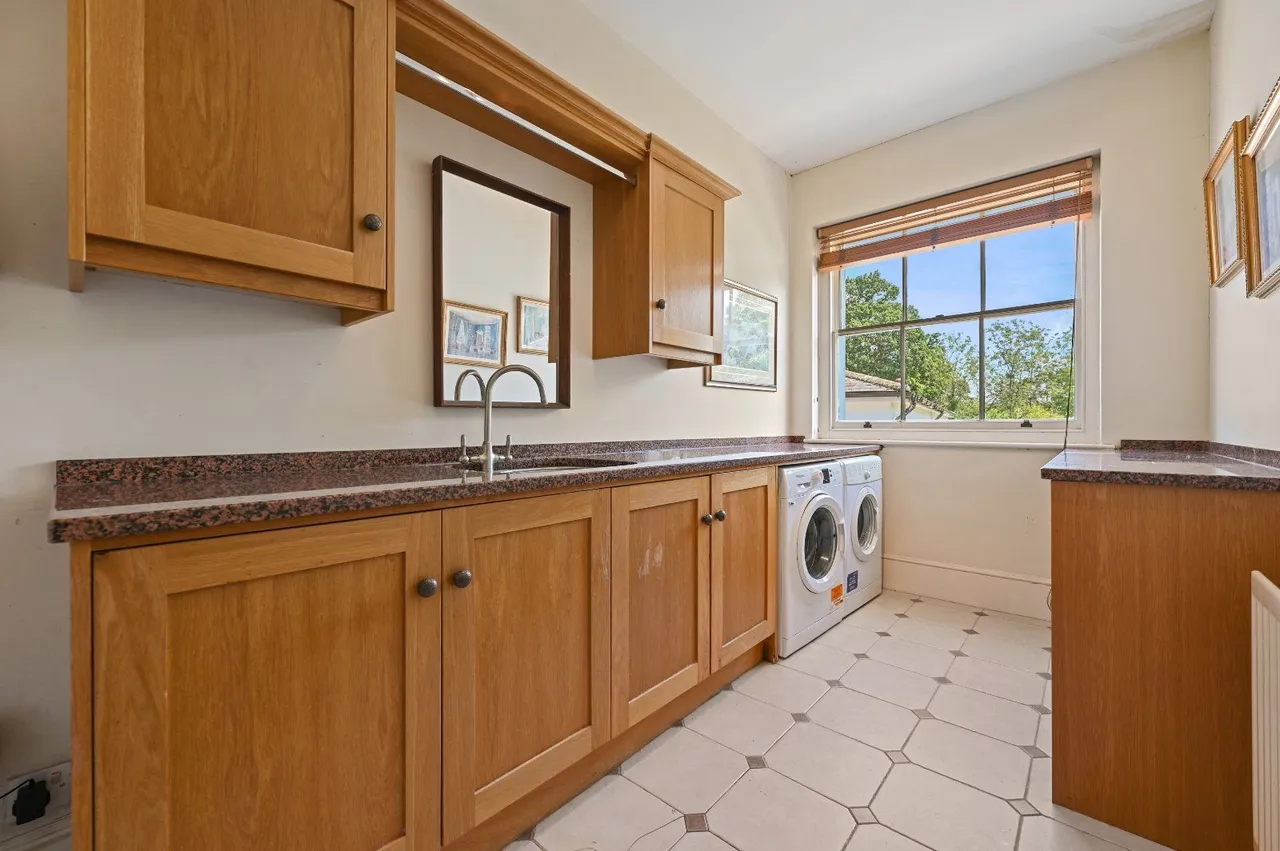 Kentish Lane, Brookmans Park, Hertfordshire, AL9 6JY, photo 8