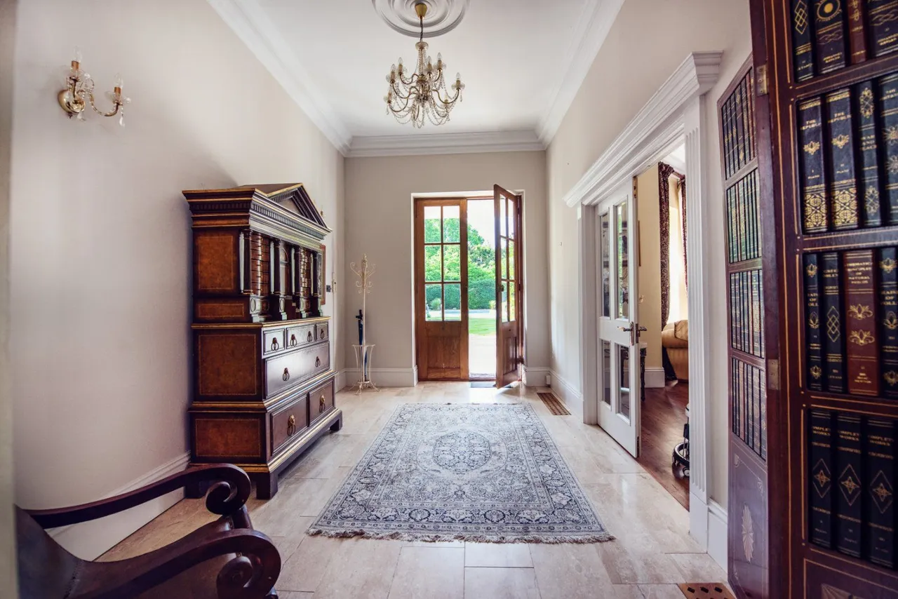 Kentish Lane, Brookmans Park, Hertfordshire, AL9 6JY, photo 9