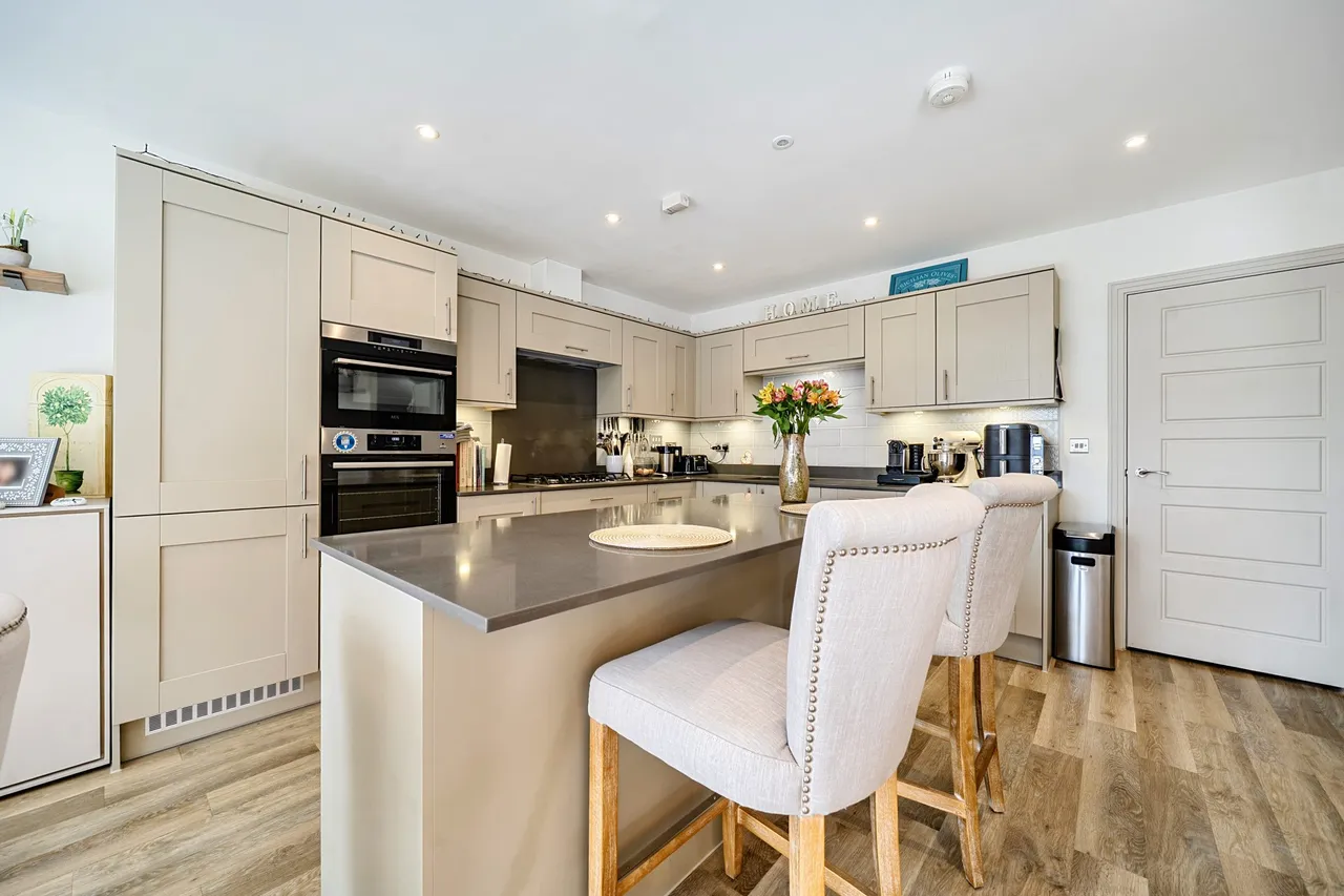 Oak Tree Close, Odiham, Hook, RG29 1FT, photo 4