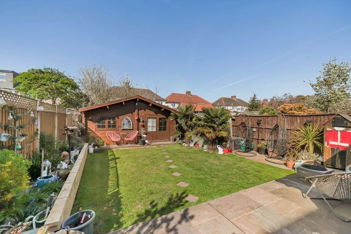 Redway Drive, TW2, photo 6