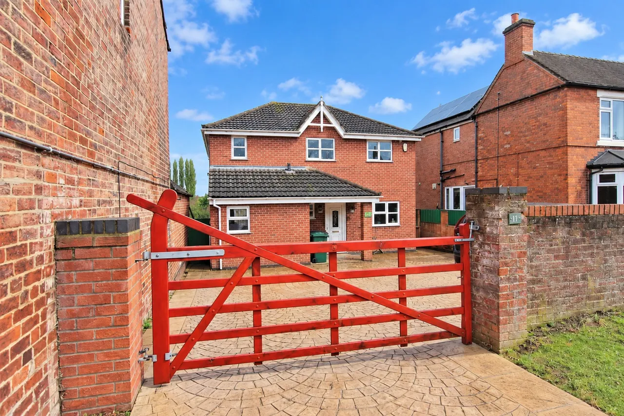Burton Road, Overseal, DE12, photo 32