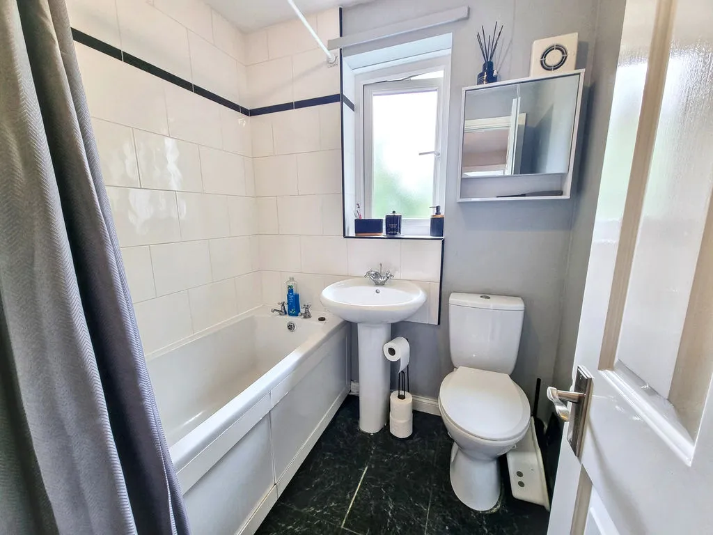 Newcastle Upon Tyne NE5 4LF, NE5, photo 7