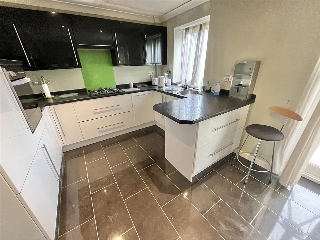 Tudor Green, Wilmslow, SK9, photo 3