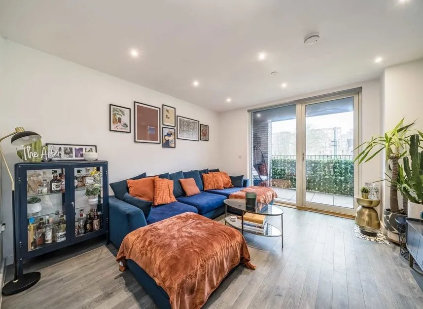 Corbet Gardens, Acton, W3, photo 2