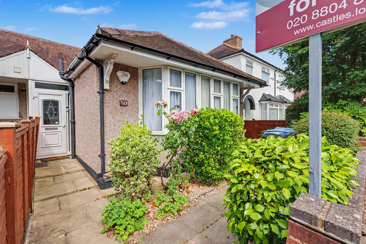 2 bed house for sale, Malvern Road, Enfield, EN3