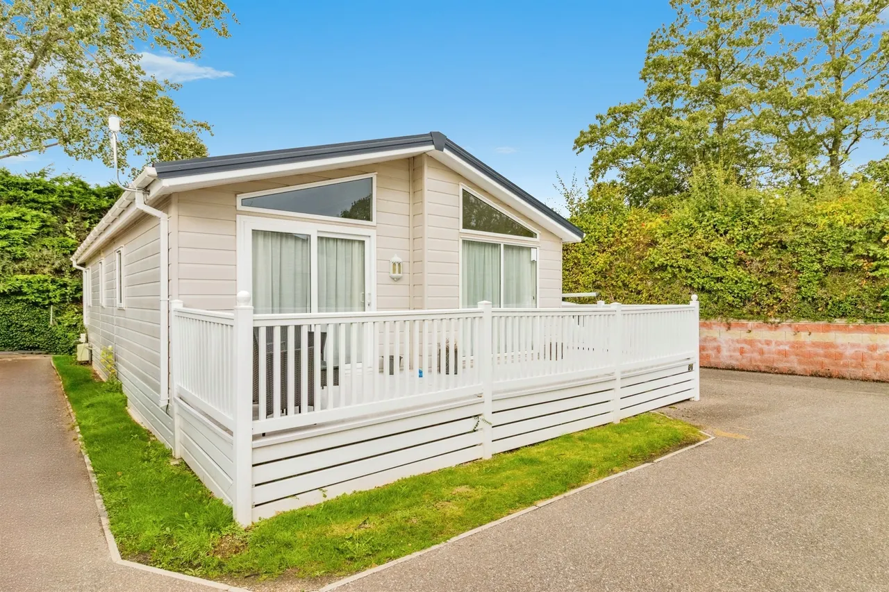 2 bed park home for sale — Warren Road, Dawlish Warren, Dawlish