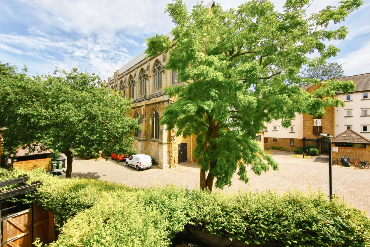 Cloister Close, Teddington, TW11 9ND, photo 8