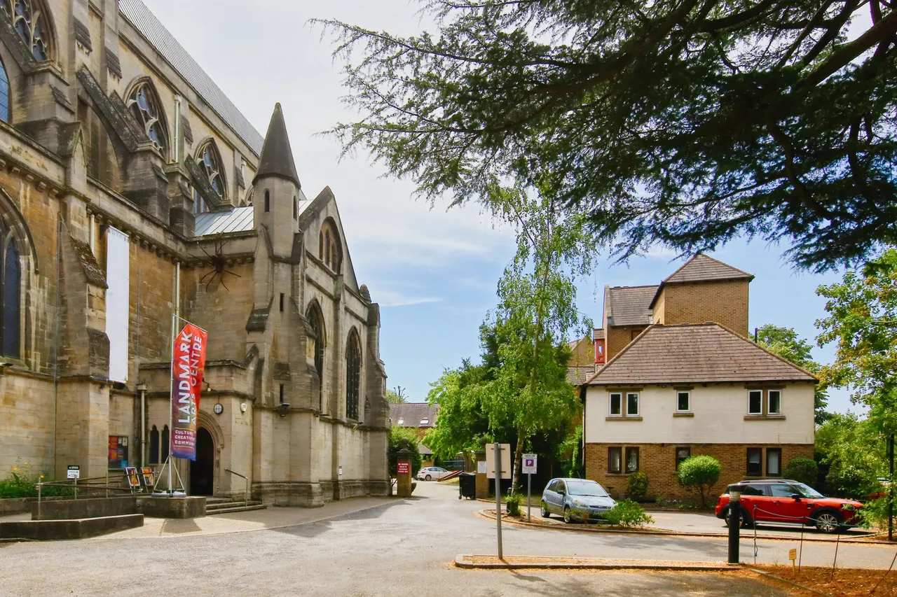 Cloister Close, Teddington, TW11 9ND, photo 9