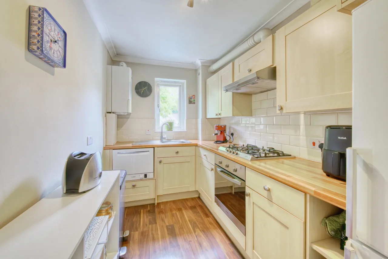 Cloister Close, Teddington, TW11 9ND, photo 5