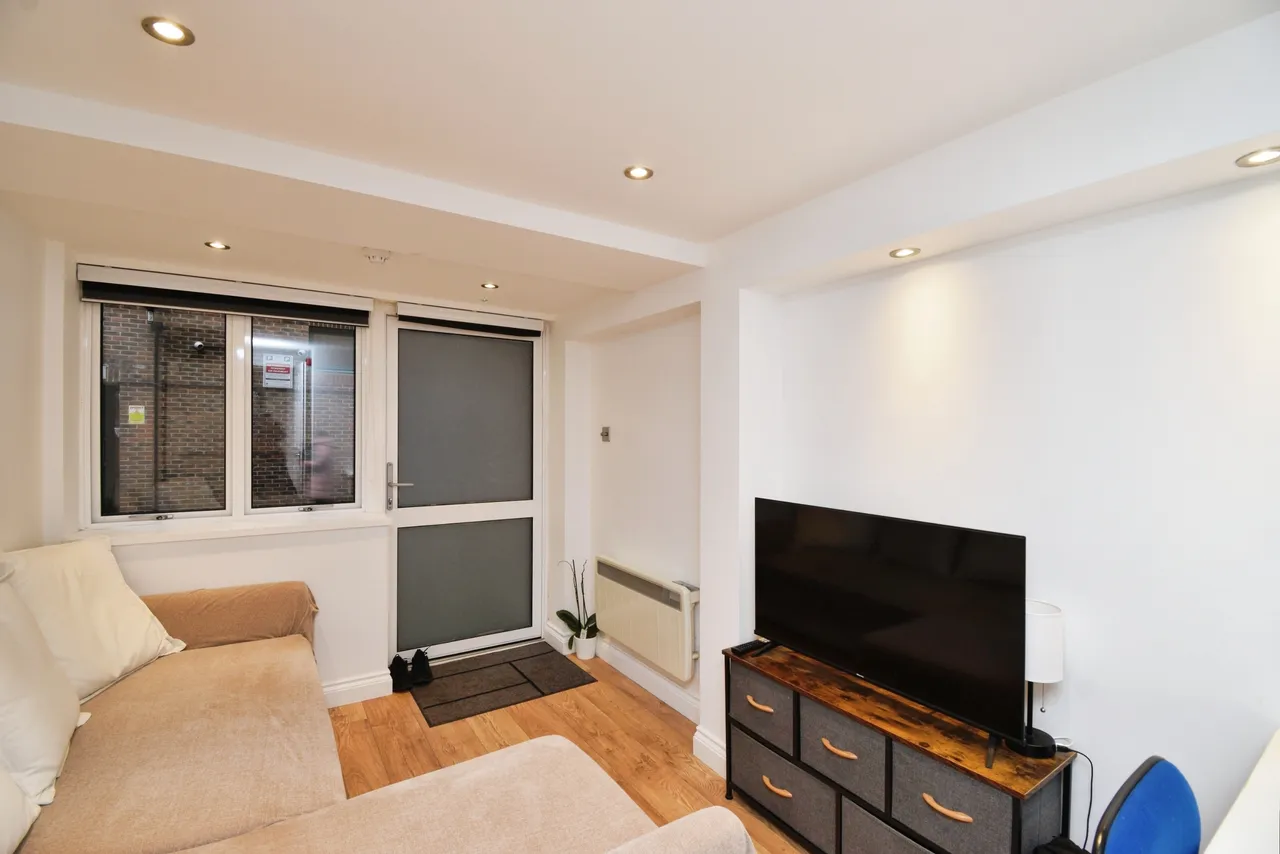 Pepper Street, London, E14, photo 4