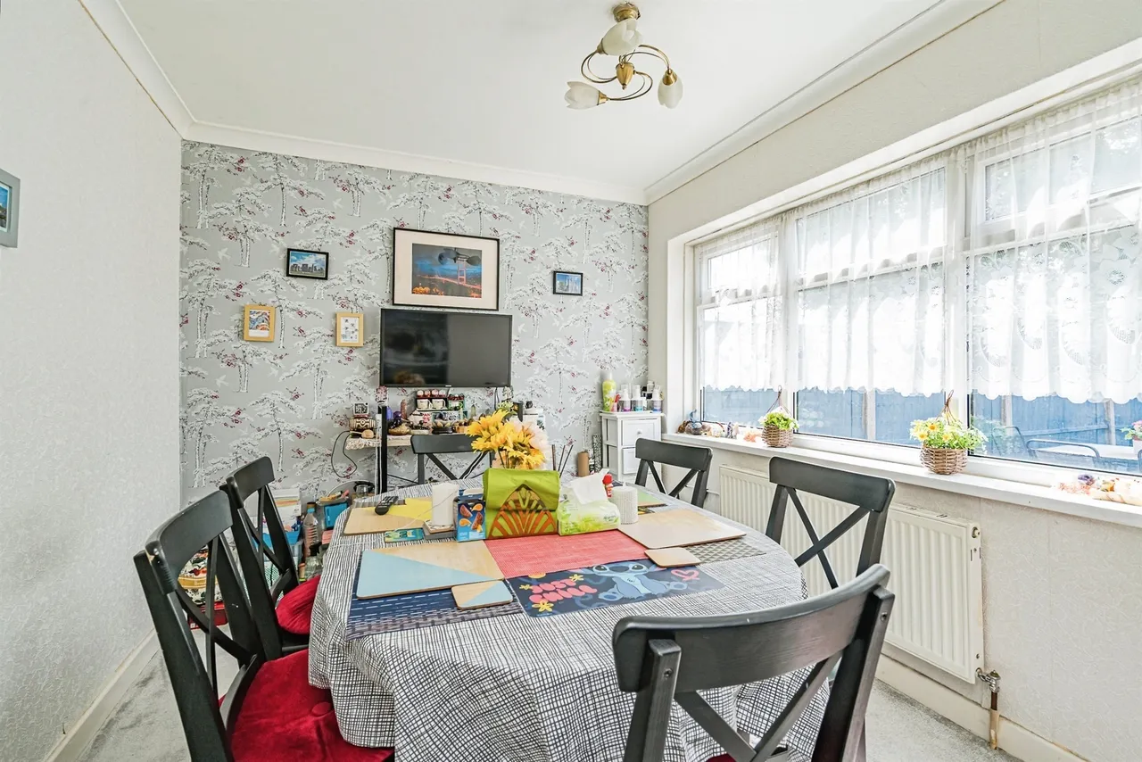Lyttleton Close, DUDLEY, photo 9