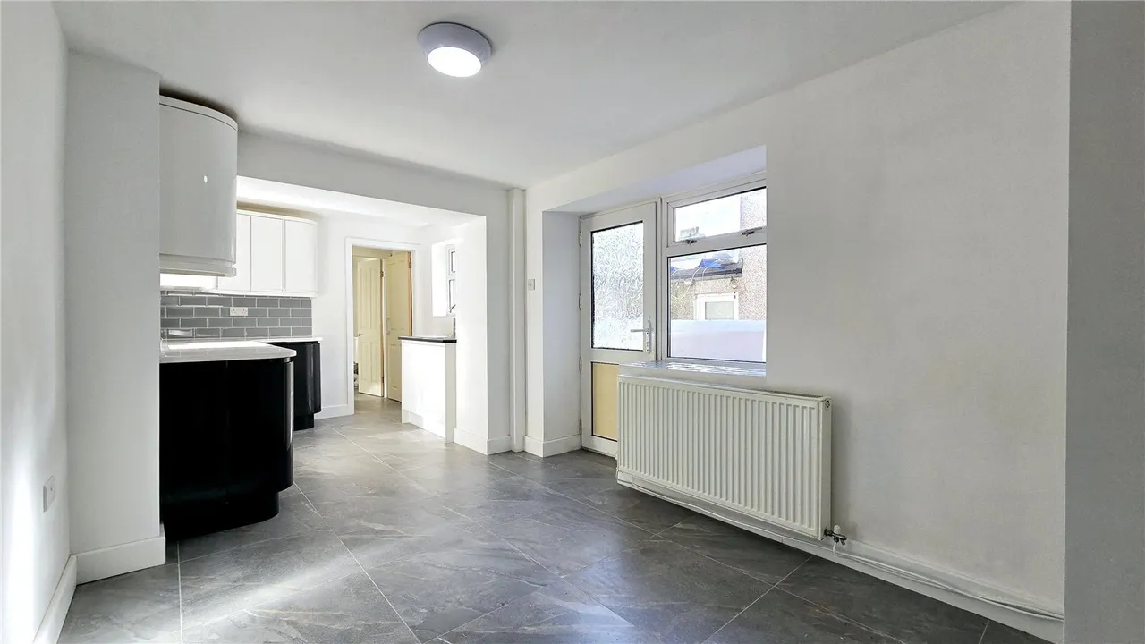 Gilbert Street, Holyhead, LL65, photo 2