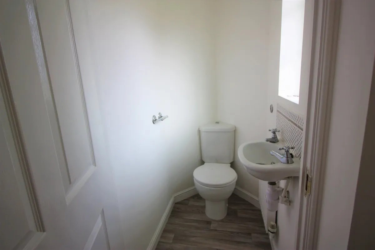 Oakroyd Crescent, Grimethorpe, photo 4