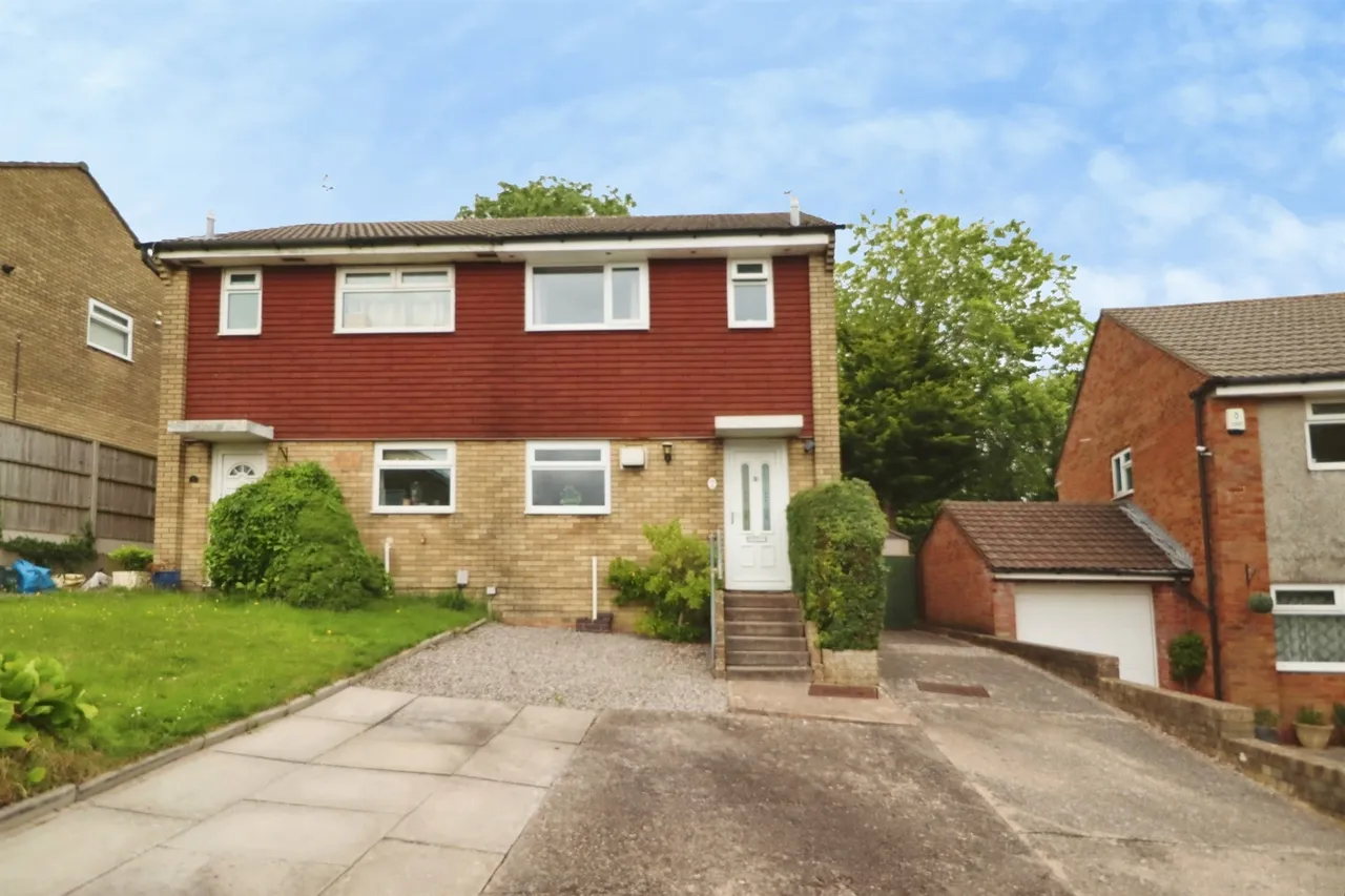 3 bed house for sale — Lydstep Road, BARRY