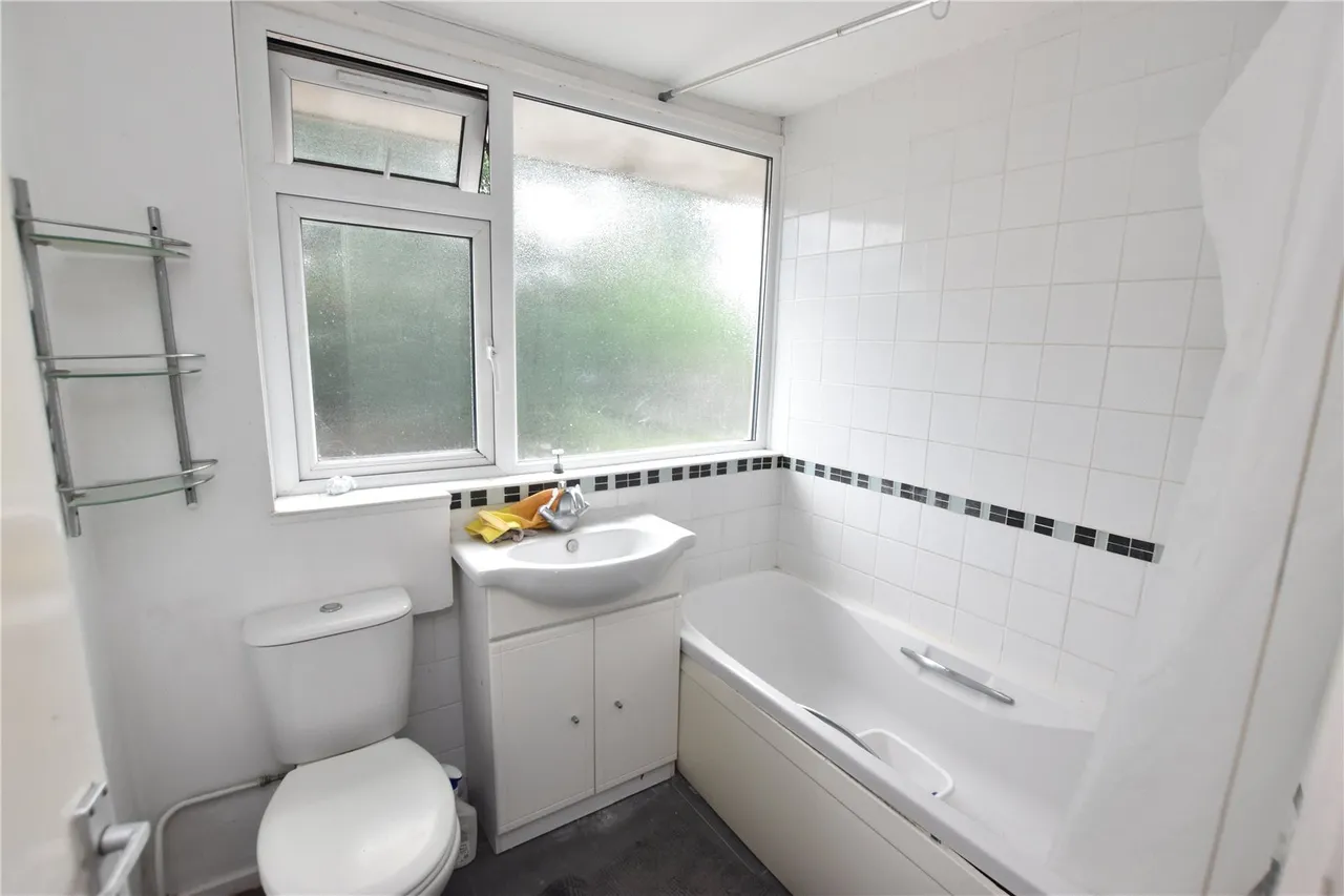 Chatfield Close, Farnborough, Hampshire, GU14 6SS, photo 9
