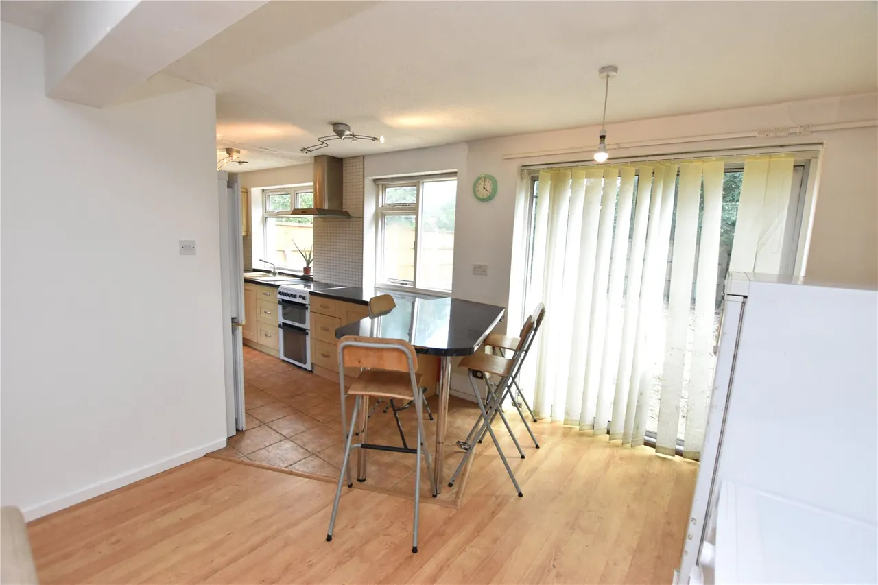 Chatfield Close, Farnborough, Hampshire, GU14 6SS, photo 5