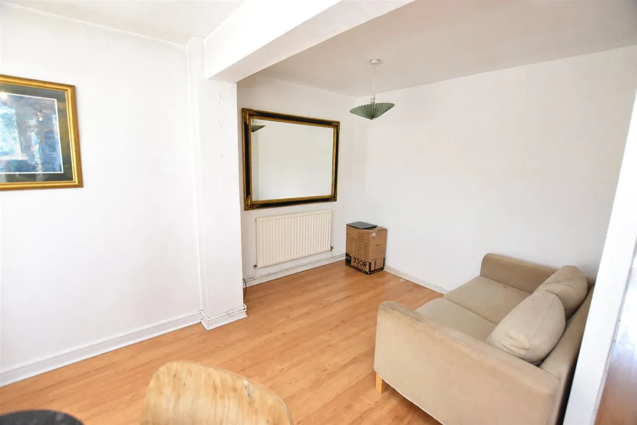 Chatfield Close, Farnborough, Hampshire, GU14 6SS, photo 8