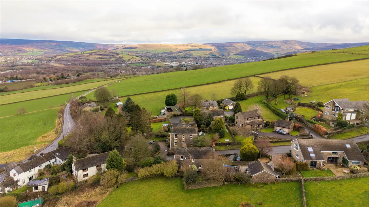 Chapel Brow, Charlesworth, SK13, photo 34