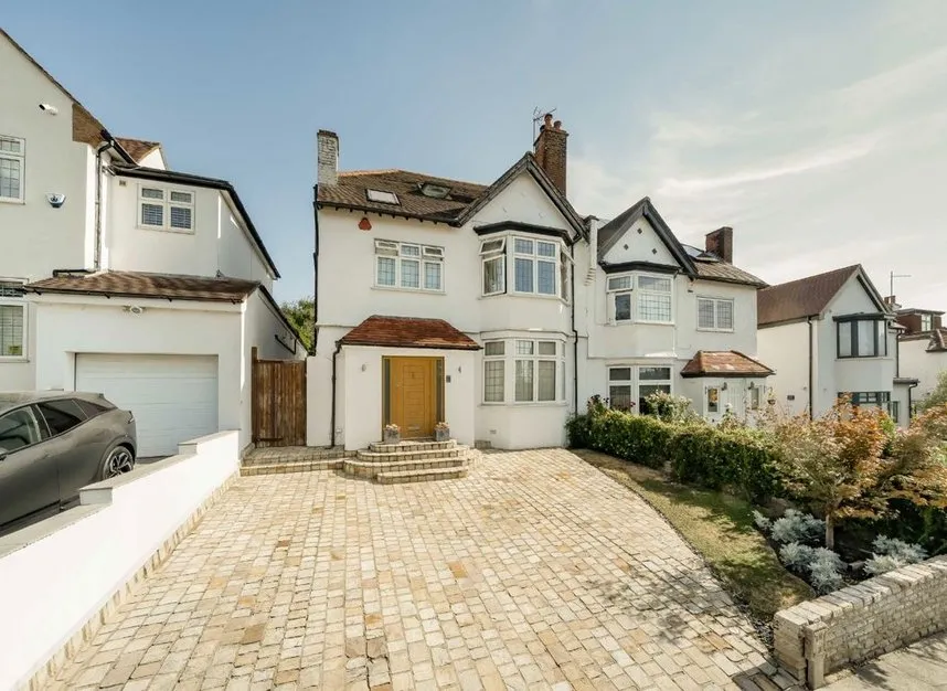 5 bed house for sale — Fitzalan Road, Finchley, N3