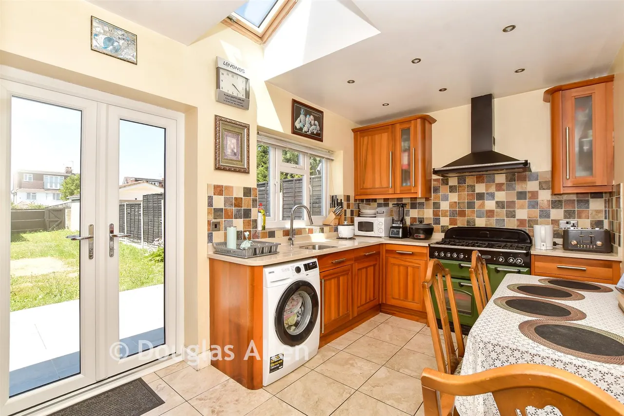 Old Church Road, Chingford, E4, photo 20