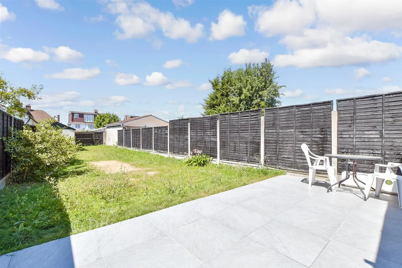 Old Church Road, Chingford, E4, photo 2