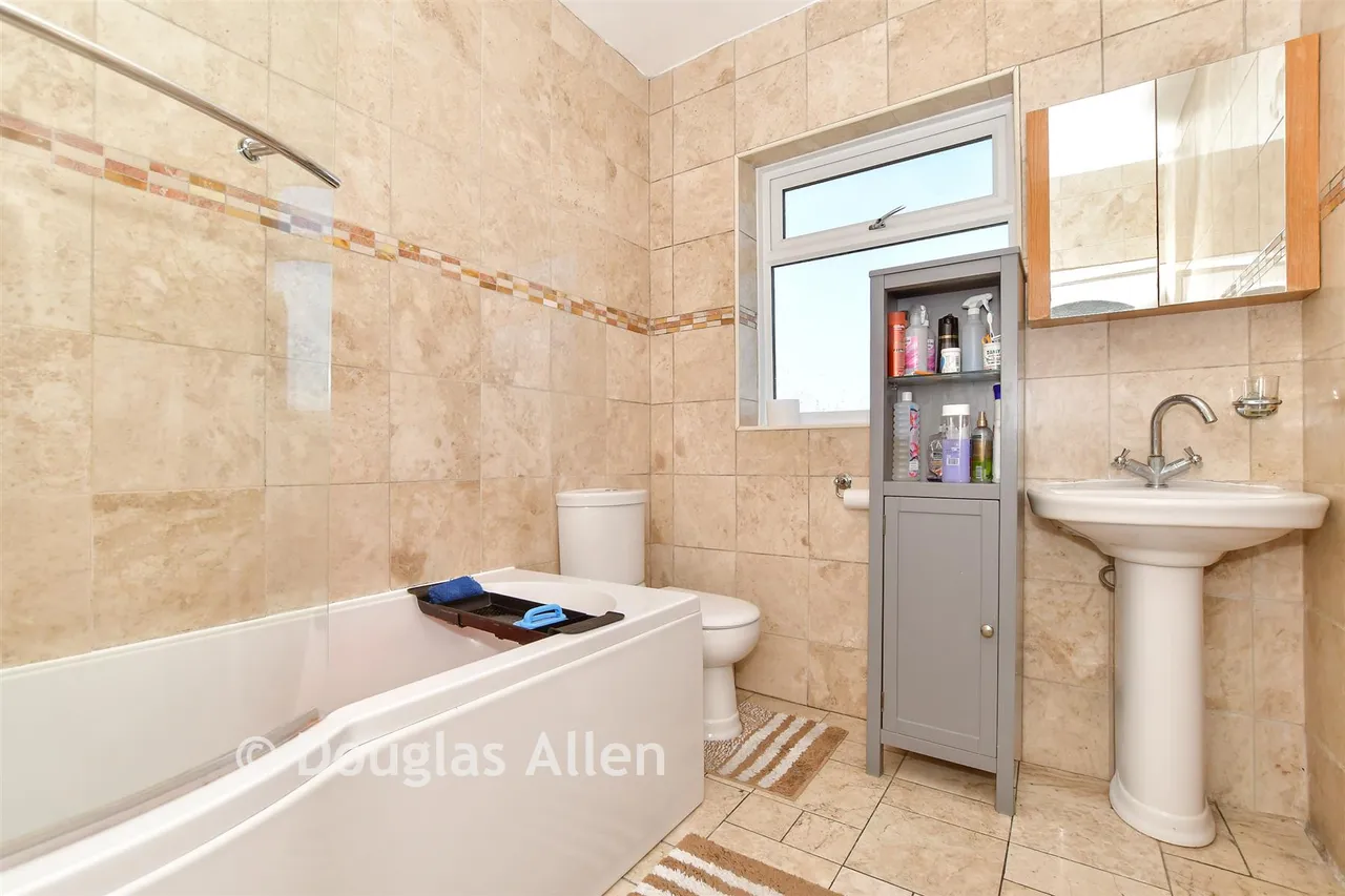 Old Church Road, Chingford, E4, photo 22