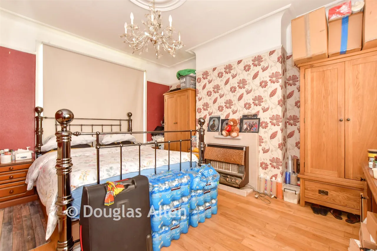 Old Church Road, Chingford, E4, photo 9