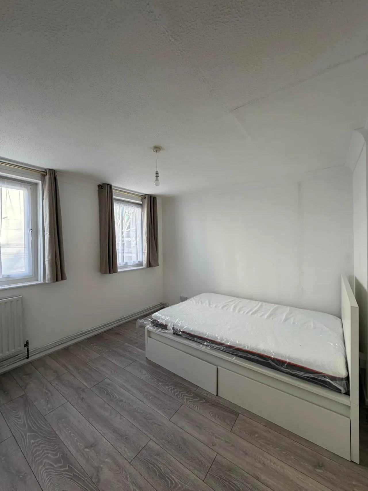 Kemps Drive, London, E14, photo 13