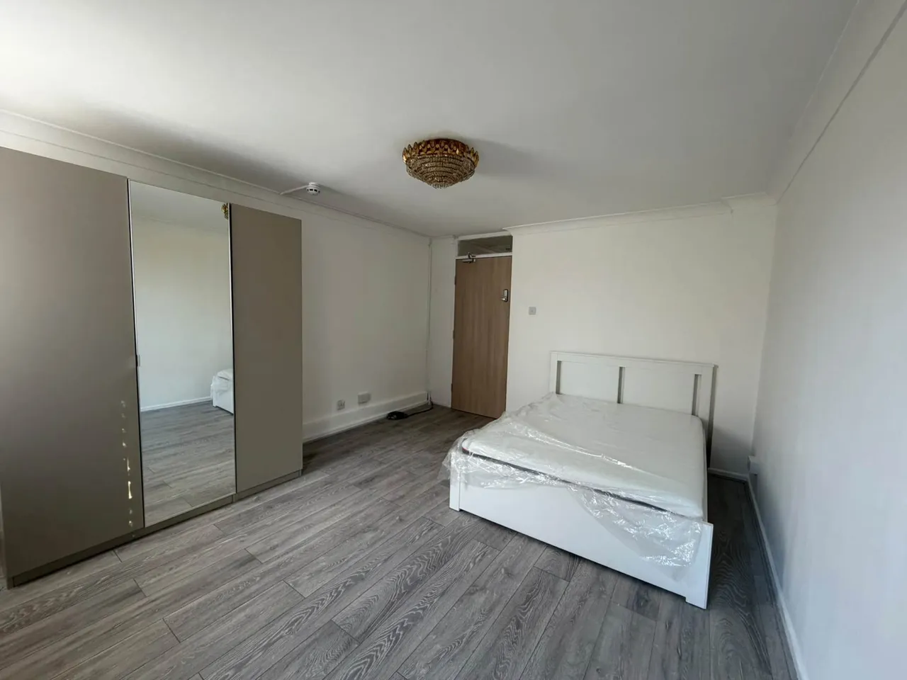 4 bed house to rent, Kemps Drive, London, E14
