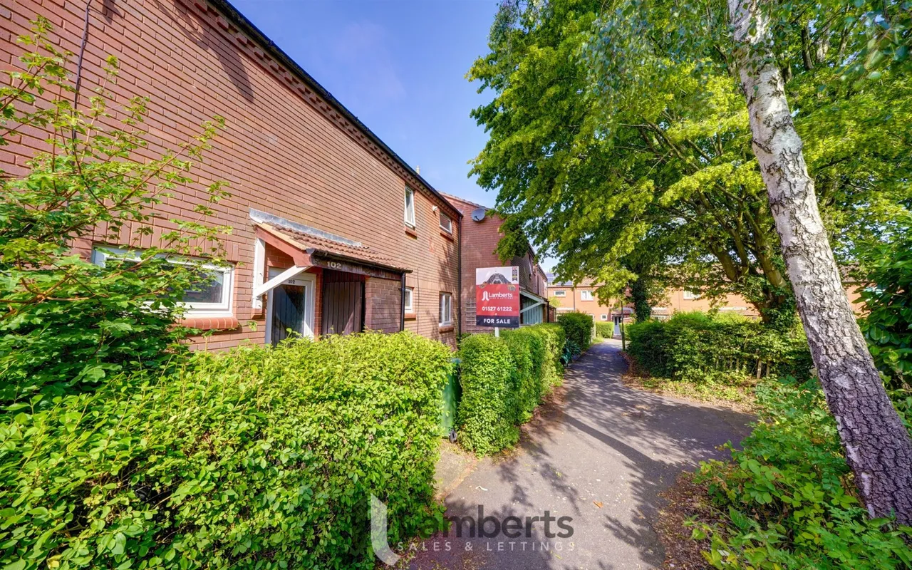 3 bed house for sale — 102 Banners Lane, Redditch