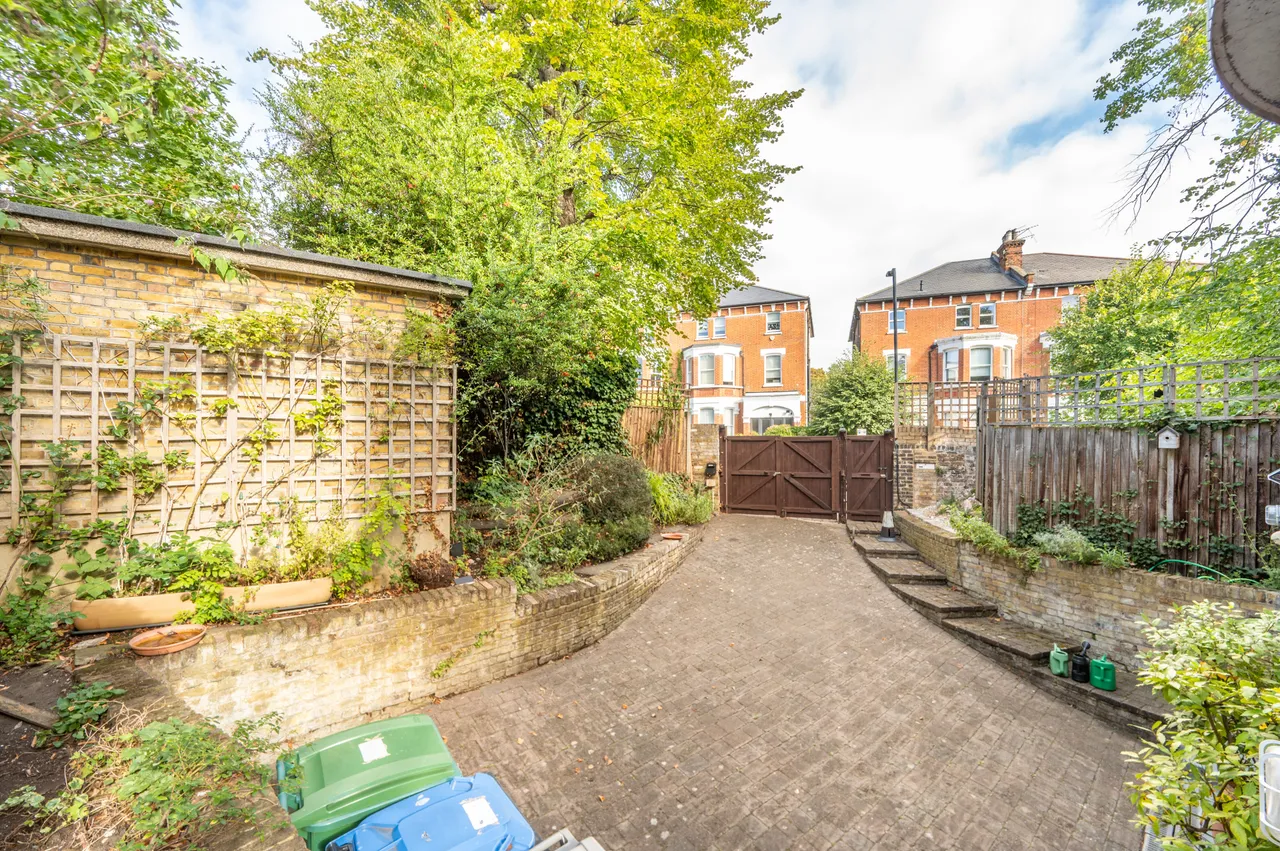 London, NW6, photo 13