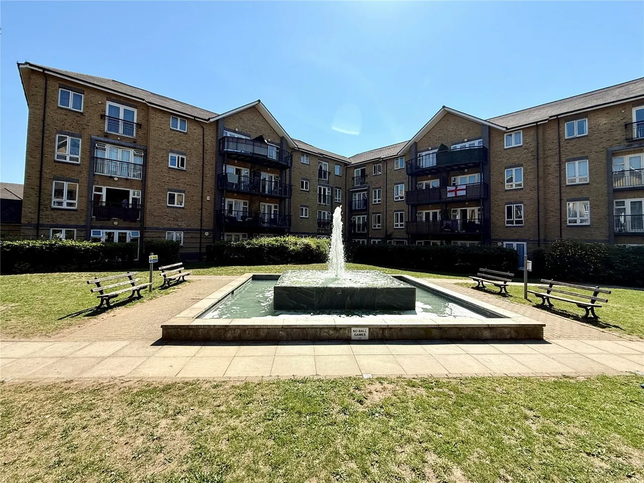 Southwell Close, GRAYS, Essex, RM16, photo 11